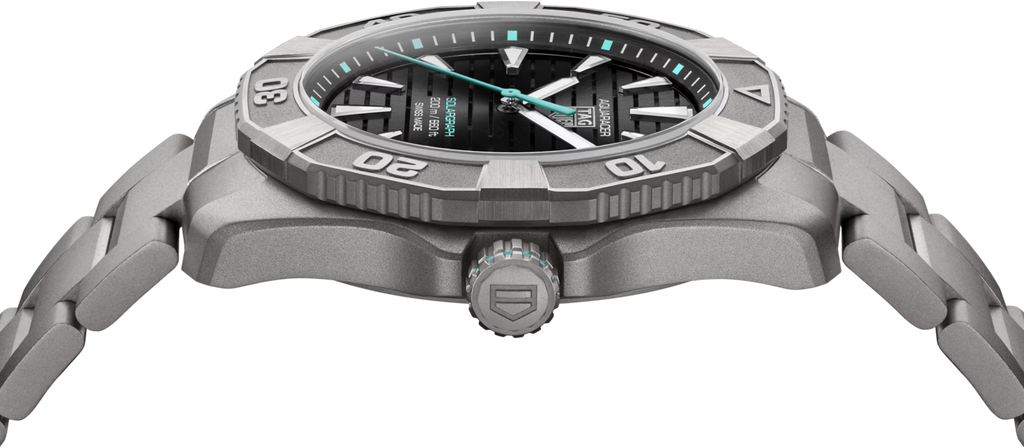 TAG Heuer Aquaracer Professional 200 Solargraph